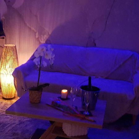 Love Room Jaccuzi Puisserguier Eksteriør bilde