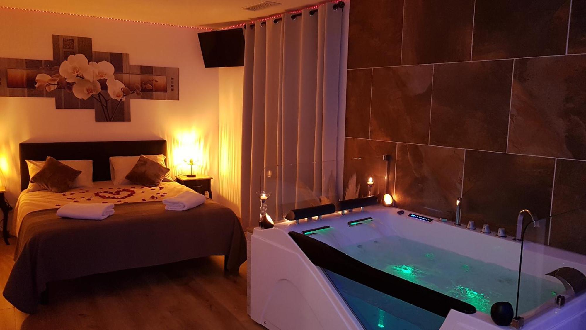Love Room Jaccuzi Puisserguier Eksteriør bilde