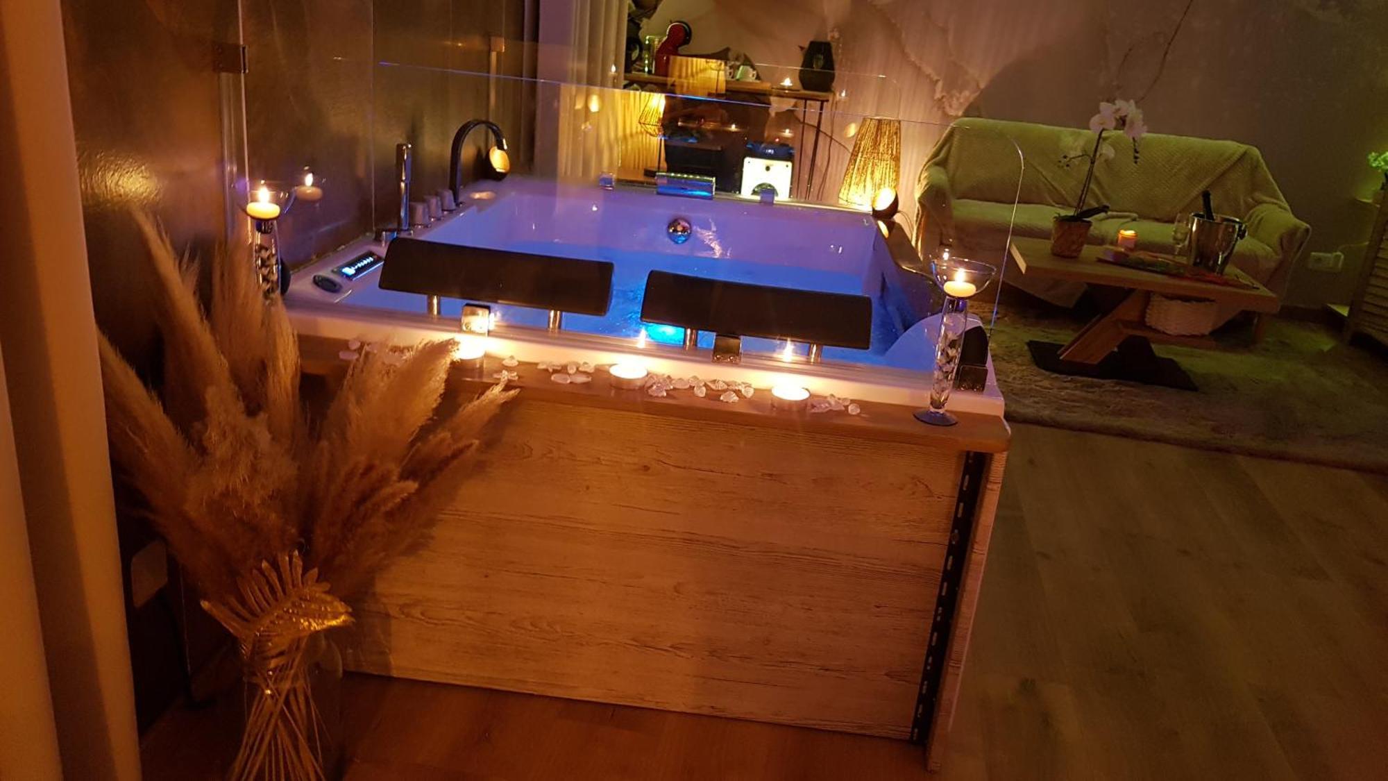 Love Room Jaccuzi Puisserguier Eksteriør bilde