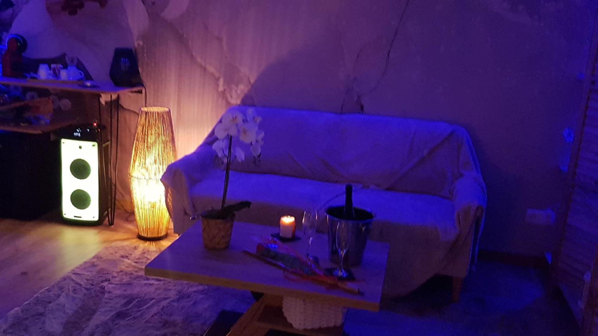 Love Room Jaccuzi Puisserguier Eksteriør bilde