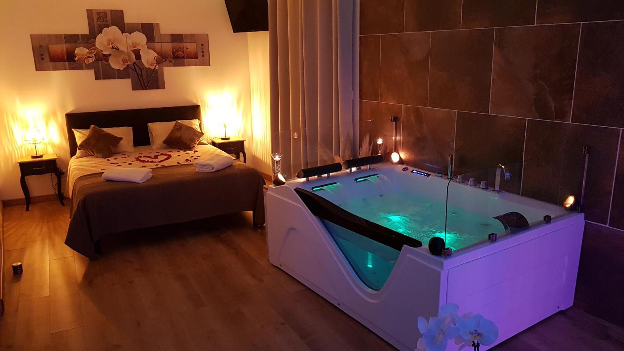 Love Room Jaccuzi Puisserguier Eksteriør bilde